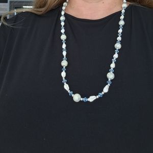 🐚 Crystal and seashell necklace 32"